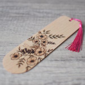 Wooden Pyrography Bookmark - Bee Flowers
