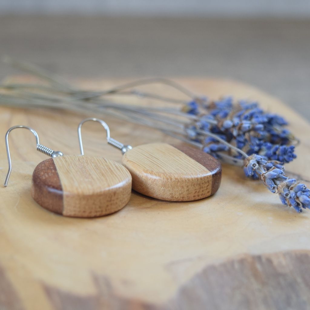 Oak and Sapele Earrings - round - Image 3